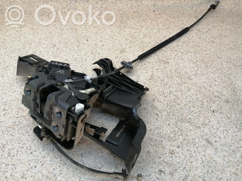 Ford Focus Aizmugurē slēdzene 