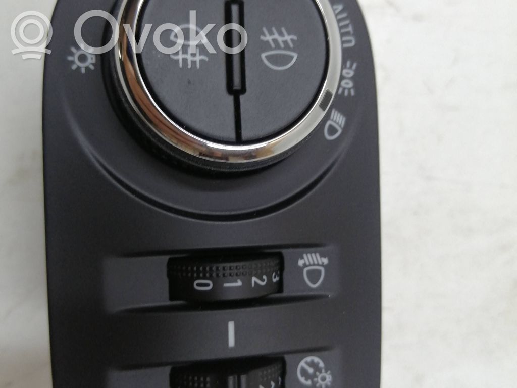 Opel Corsa F Šviesų modulis 