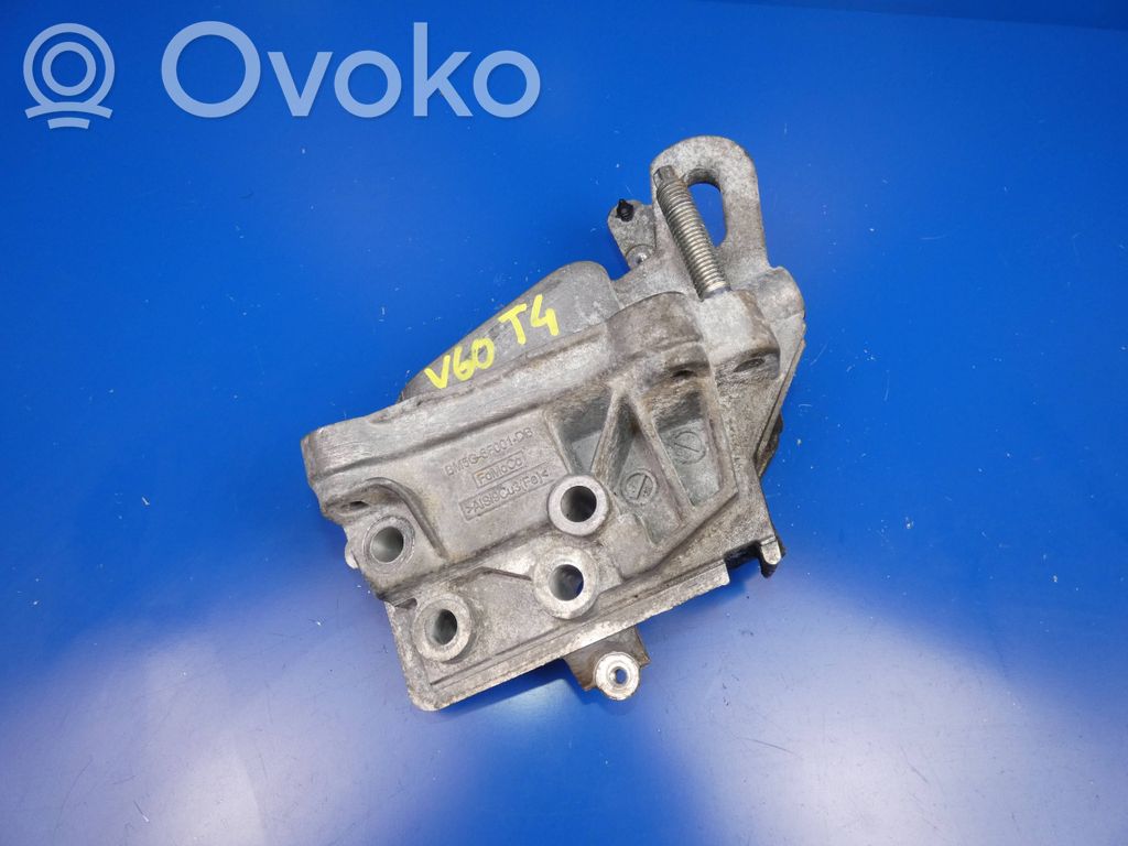 Volvo V60 Engine mounting bracket 