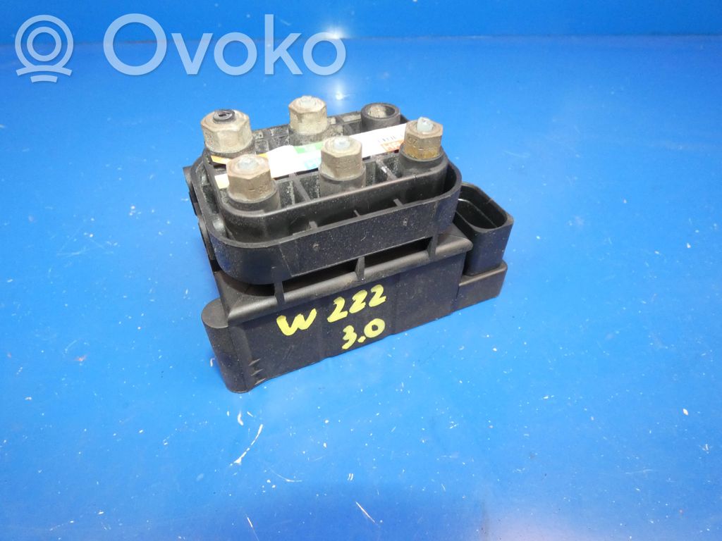 Mercedes-Benz S W222 Rozdzielacz / Blok zaworowy zawieszenia pneumatycznego osi tylnej 