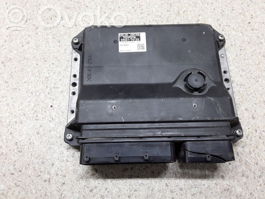 Lexus CT 200H Engine control unit/module 