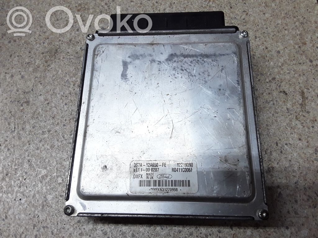 Ford Mondeo Mk III Engine control unit/module 
