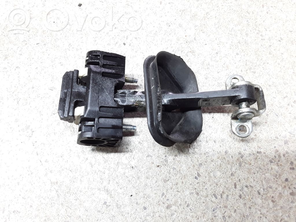 Alfa Romeo 159 Etuoven pidätin 