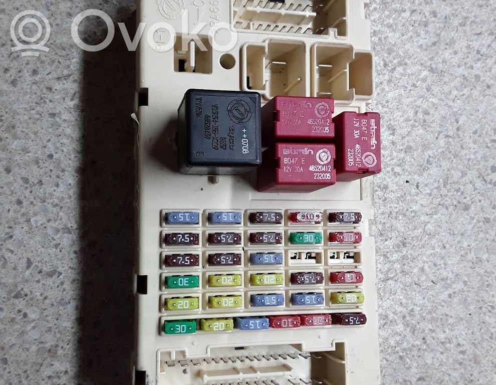 Alfa Romeo 159 Fuse module 