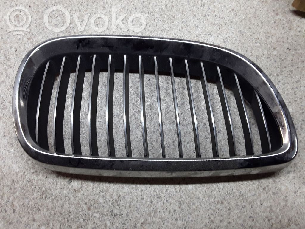 Front bumper upper radiator grill   7157276