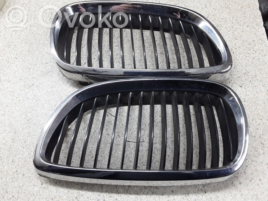BMW 3 E92 E93 Front bumper upper radiator grill 