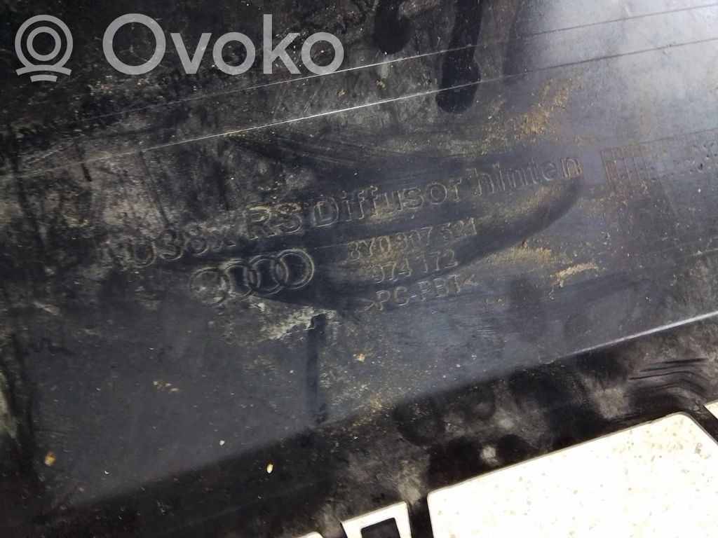 Audi RS3 8Y Moldura inferior del parachoques trasero 