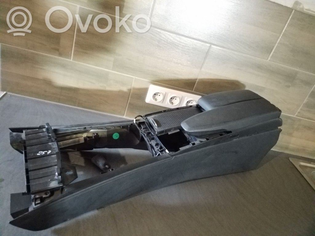 Mercedes-Benz C W204 Podłokietnik tunelu środkowego 