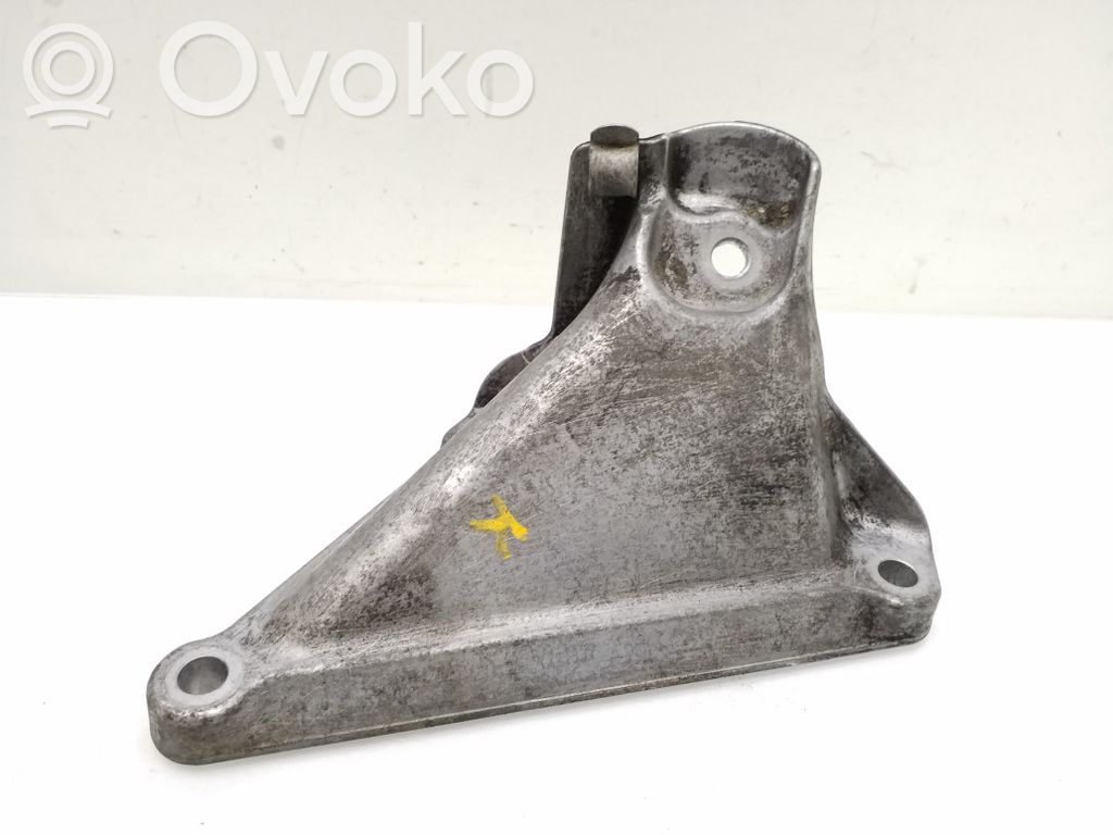 BMW 5 E60 E61 Engine mounting bracket 
