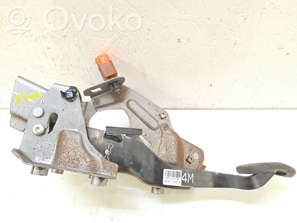 Nissan Qashqai Brake pedal 
