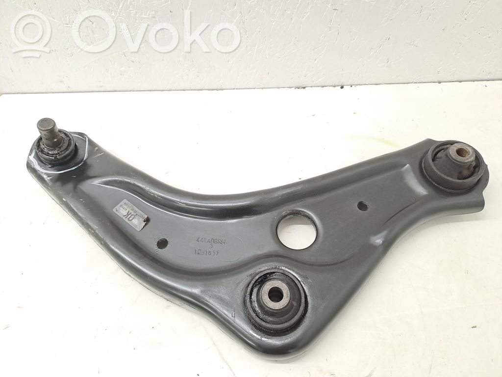 Nissan Qashqai Front lower control arm/wishbone 