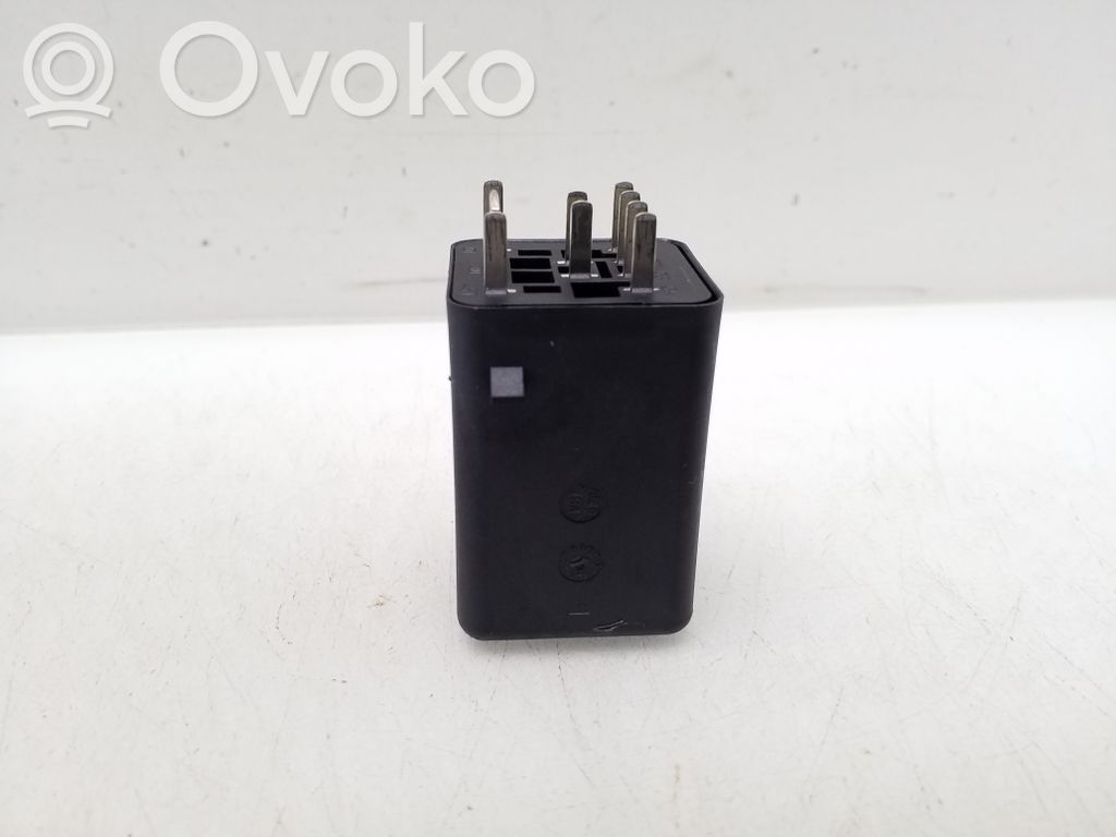 Volkswagen Transporter - Caravelle T5 Glow plug pre-heat relay 