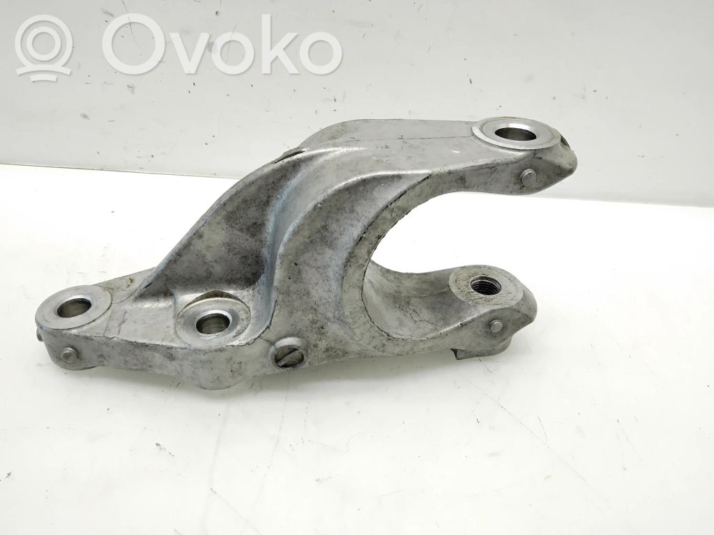 Suzuki Swift III Gearbox mounting bracket 