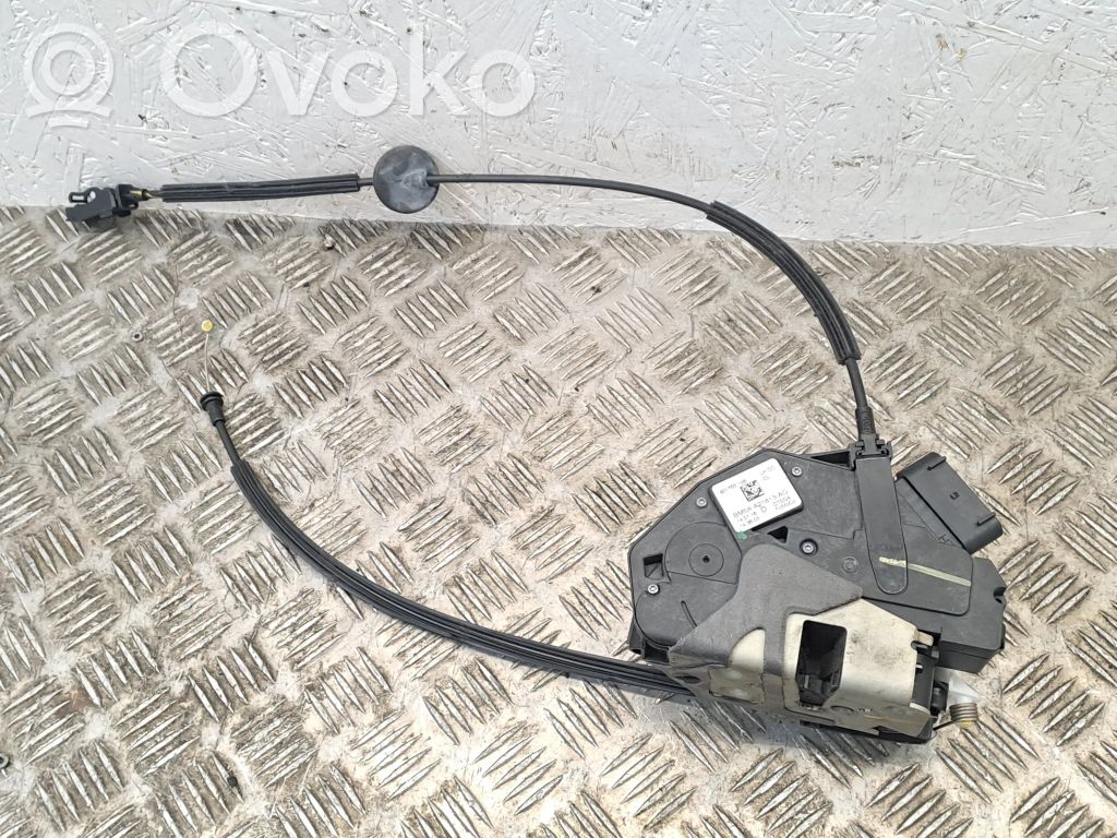 Ford Transit Courier Priekšpusē slēdzene 