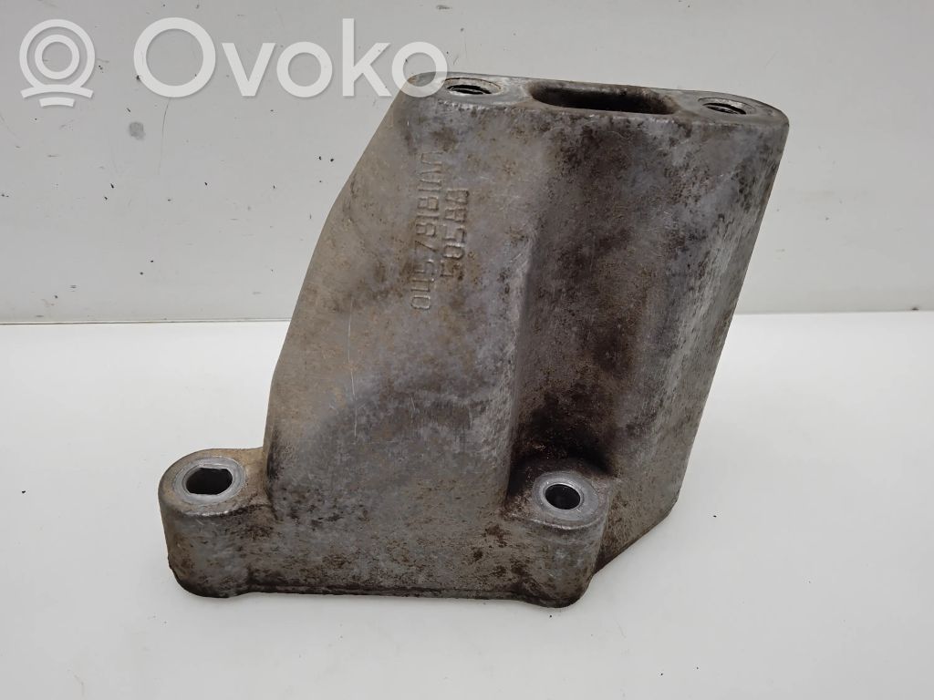 Chrysler 300 - 300C Engine mounting bracket 
