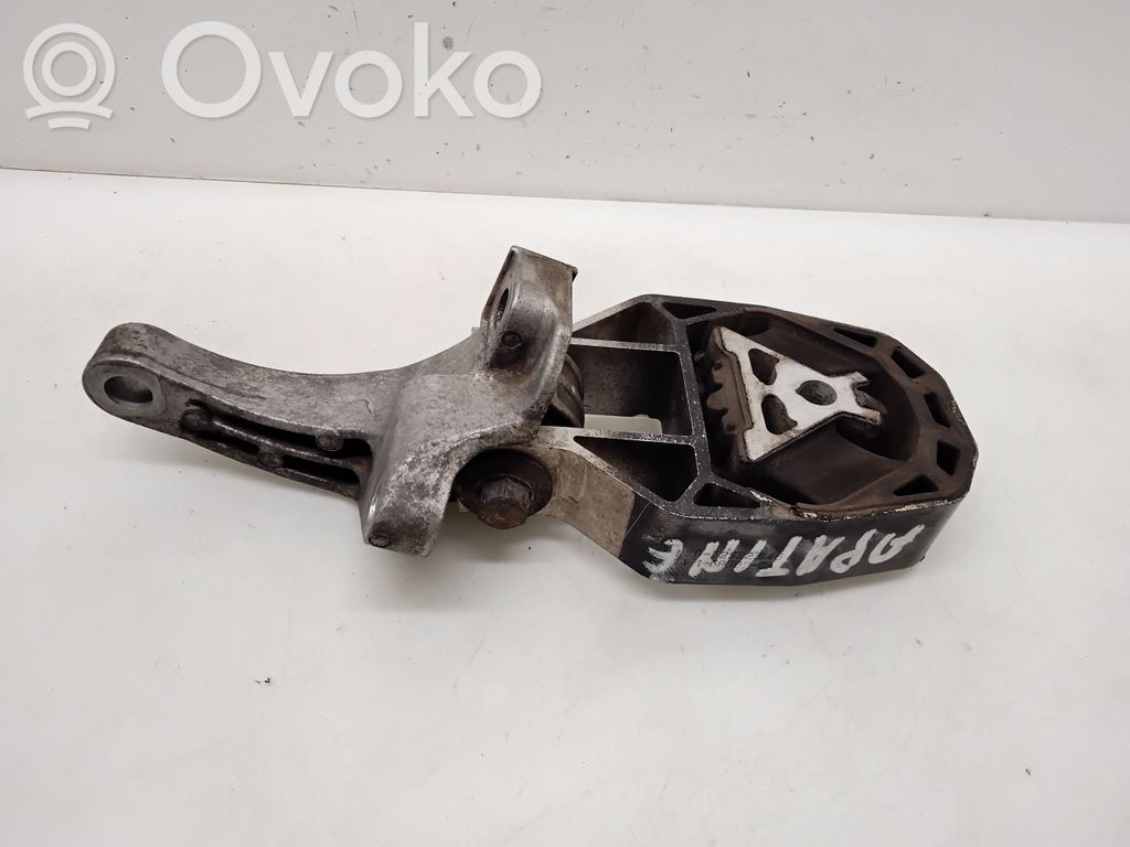 Engine mount bracket   P112D,7M516P093K,326C94C