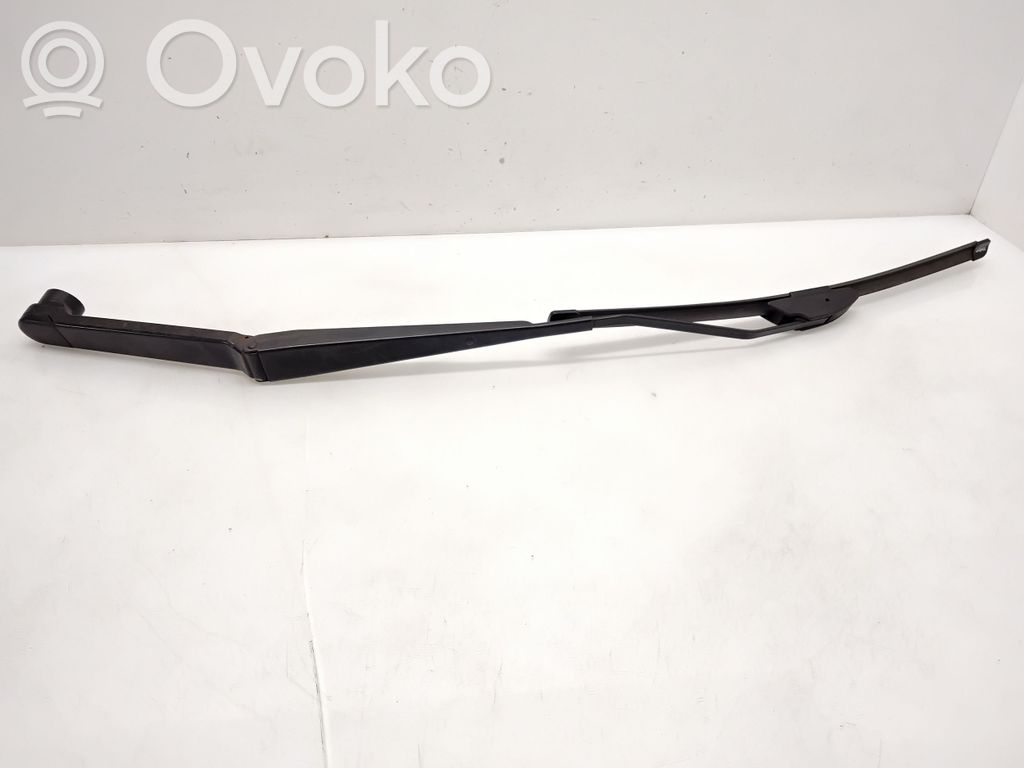 Subaru Forester SH Front wiper blade arm 