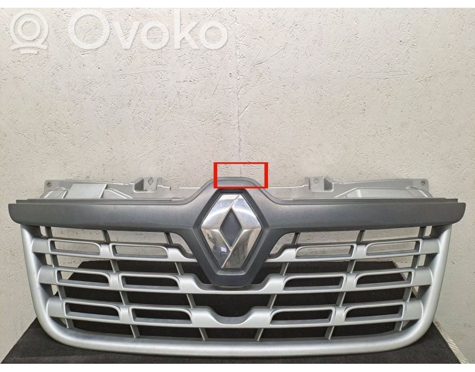 Renault Master III Front bumper upper radiator grill 