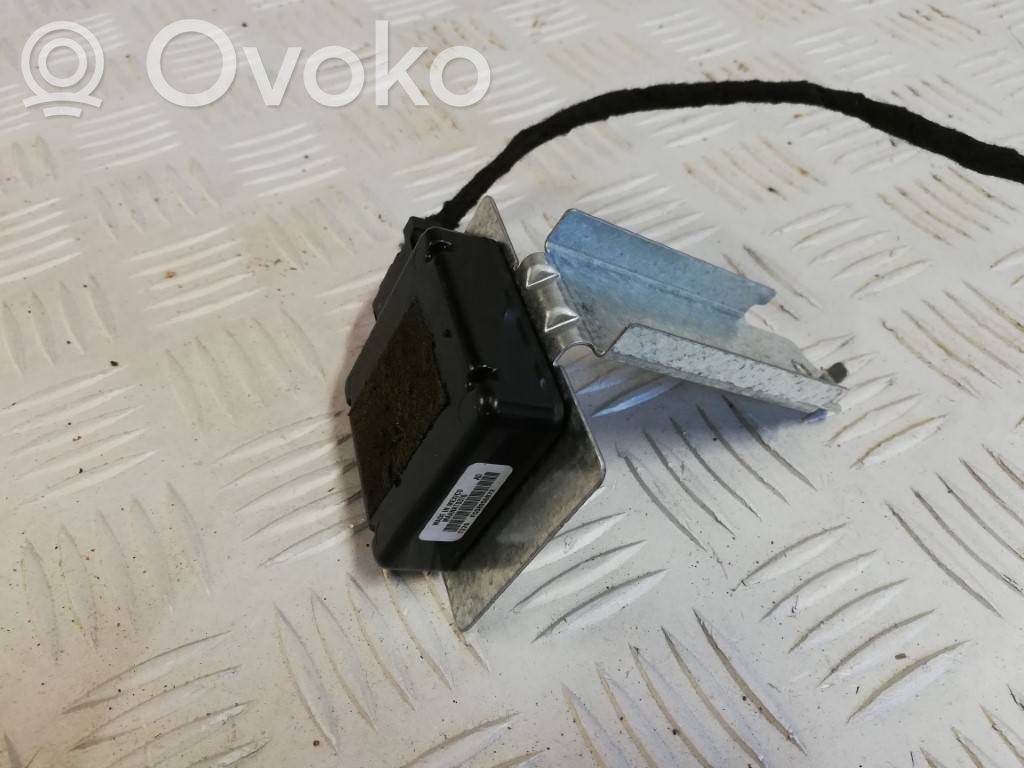 GPS-pystyantenni   CJ5T19H464CB