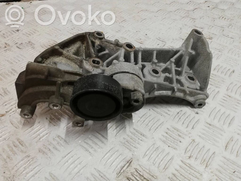 Dacia Duster Engine mounting bracket 