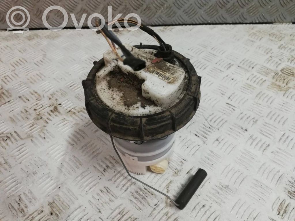 Dacia Duster Bomba interna de combustible 