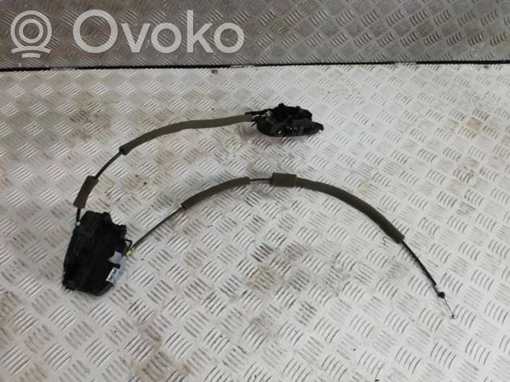 Nissan Pulsar Zamek drzwi przednich 