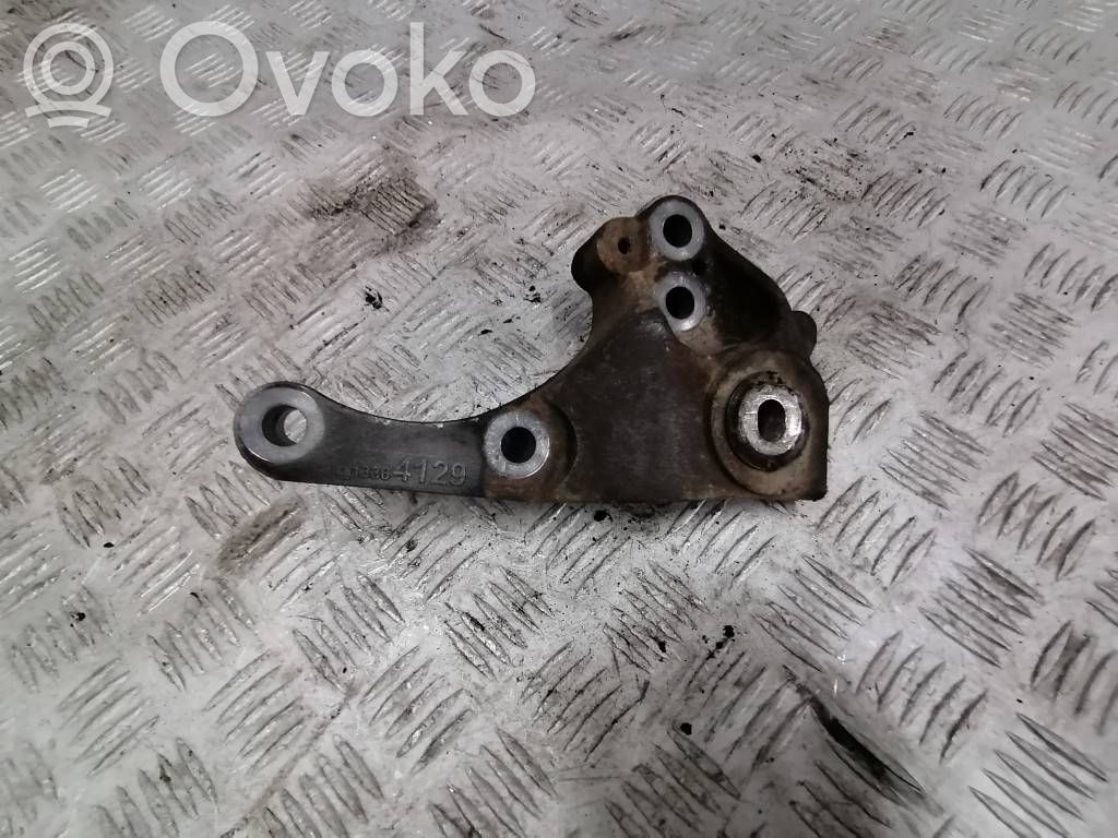 Opel Astra K Engine mounting bracket 