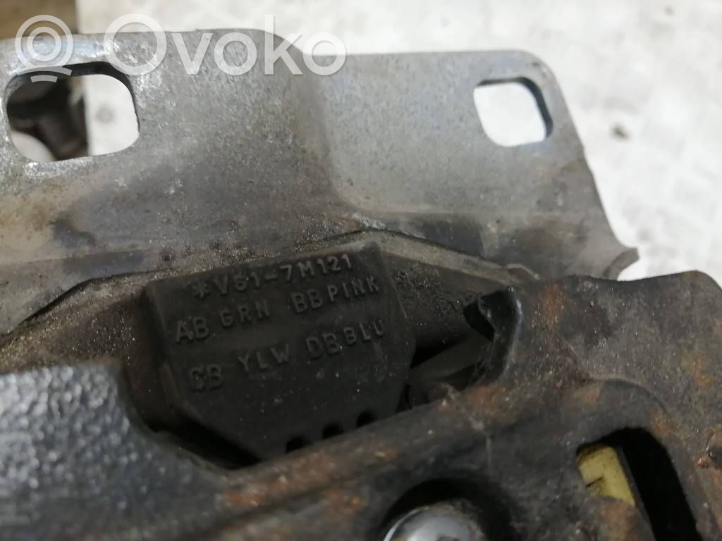 Ford Focus Engine mount bracket 