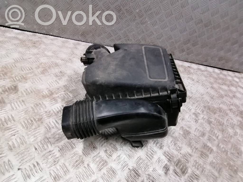 Ford Focus Air filter box 
