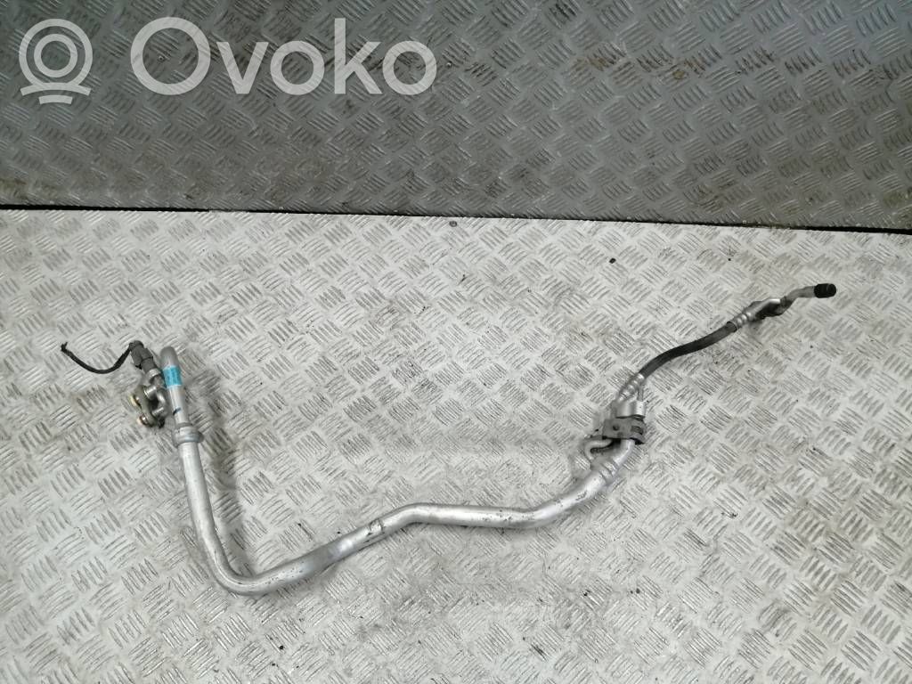 Ford Focus Ilmastointilaitteen putki (A/C) 