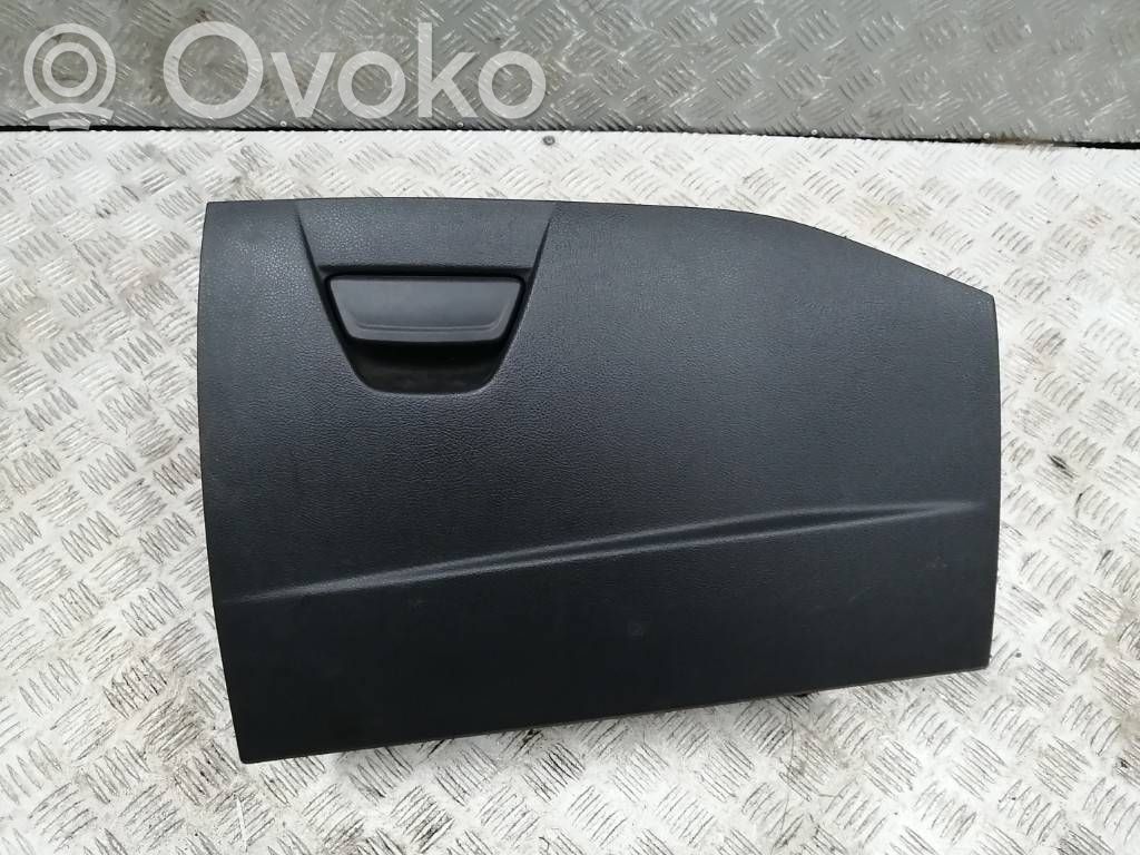 Ford Focus Daiktadėžės (bordačioko) komplektas 