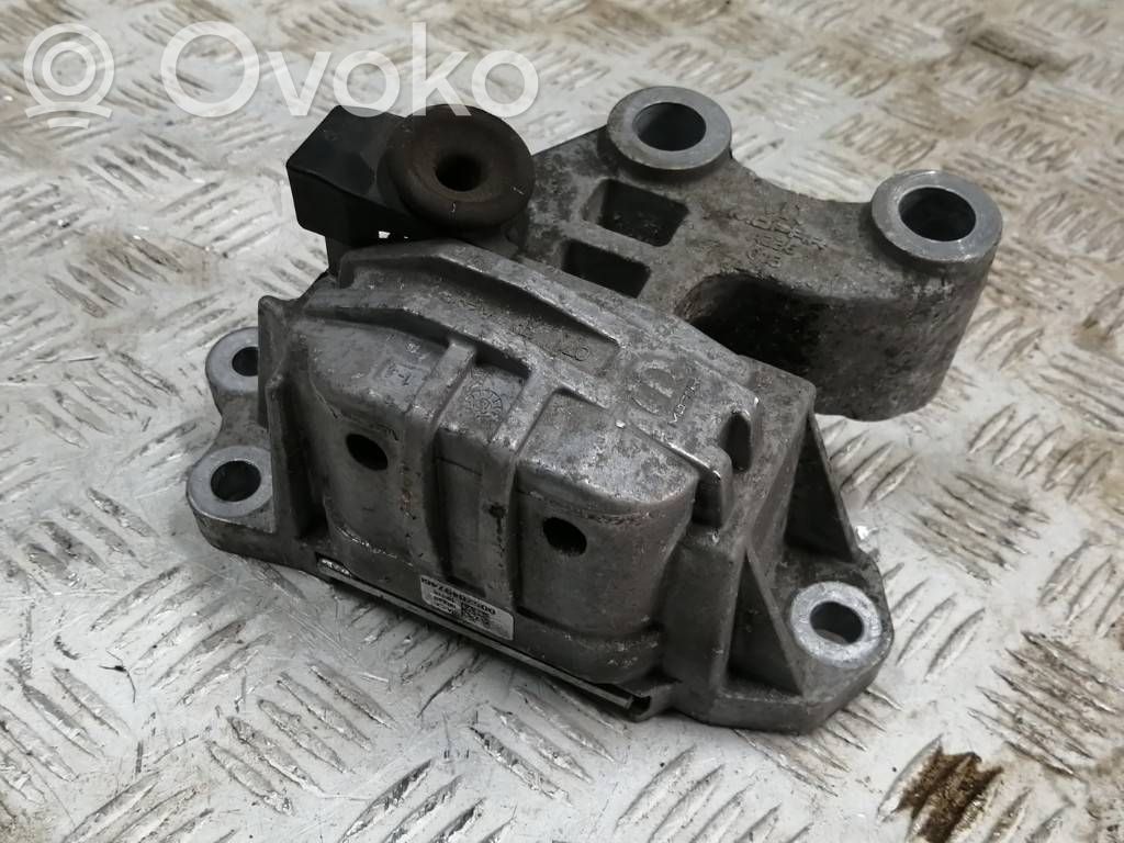 Fiat 500X Engine mount bracket 