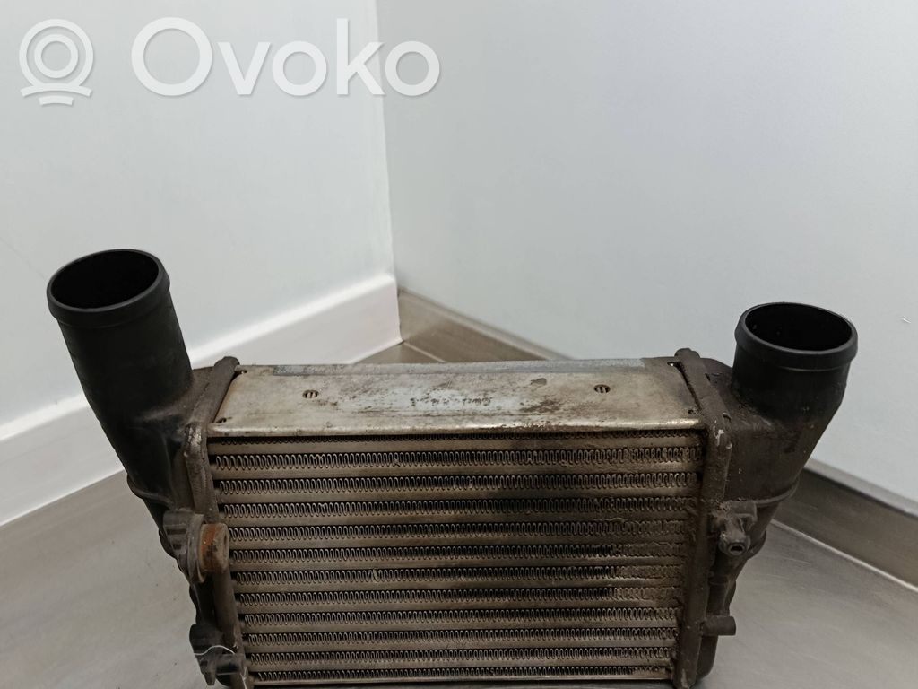 Interkūlerio radiatorius   058145805C