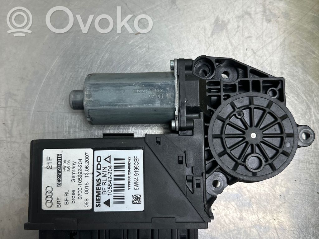 Audi A4 S4 B7 8E 8H Motorino alzacristalli della portiera anteriore 
