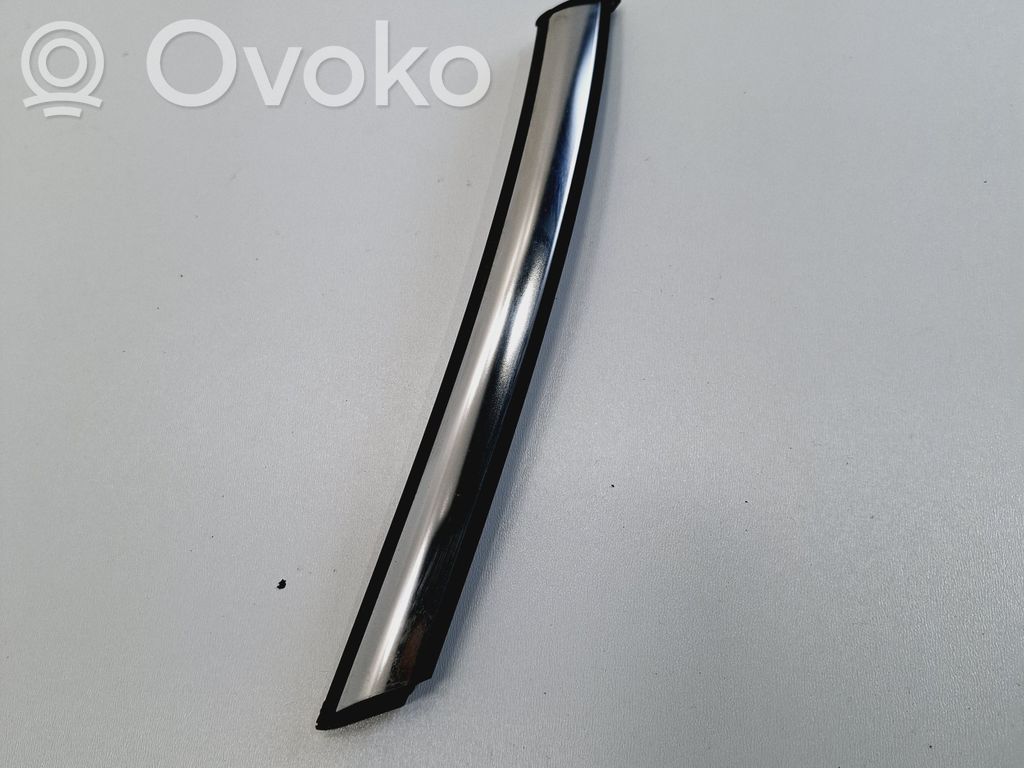 Listwa / Nakładka na błotnik przedni   7300597