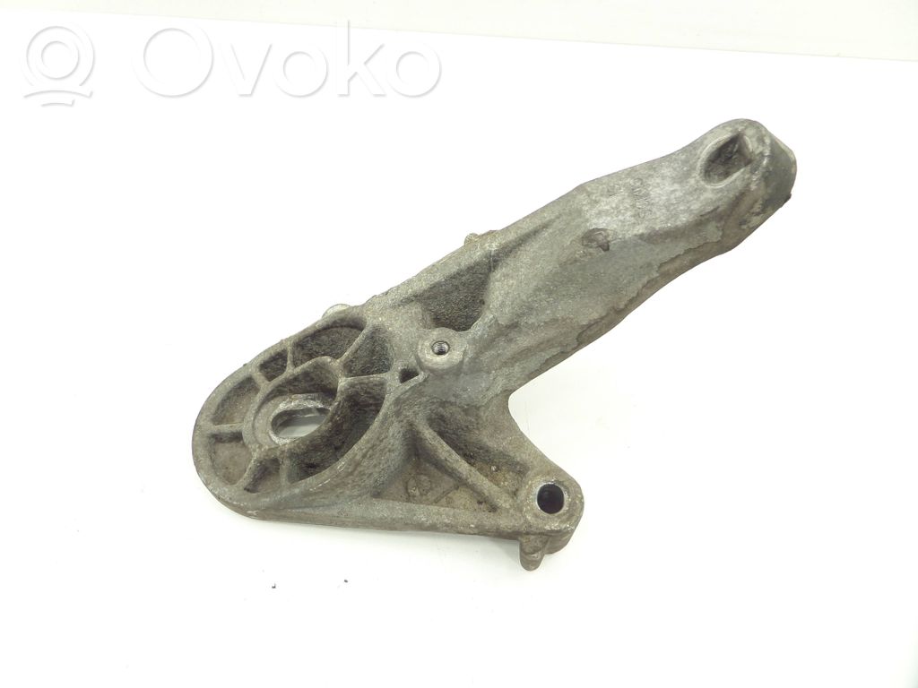 Engine mounting bracket   6872019