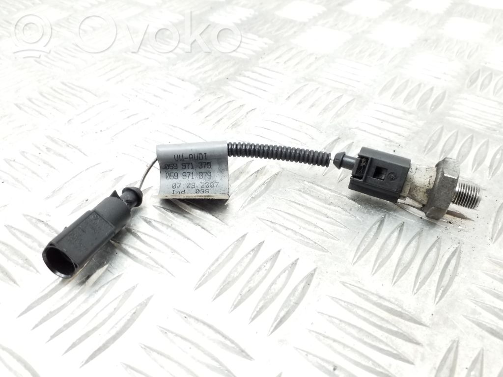 Audi A4 S4 B8 8K Oil pressure sensor 