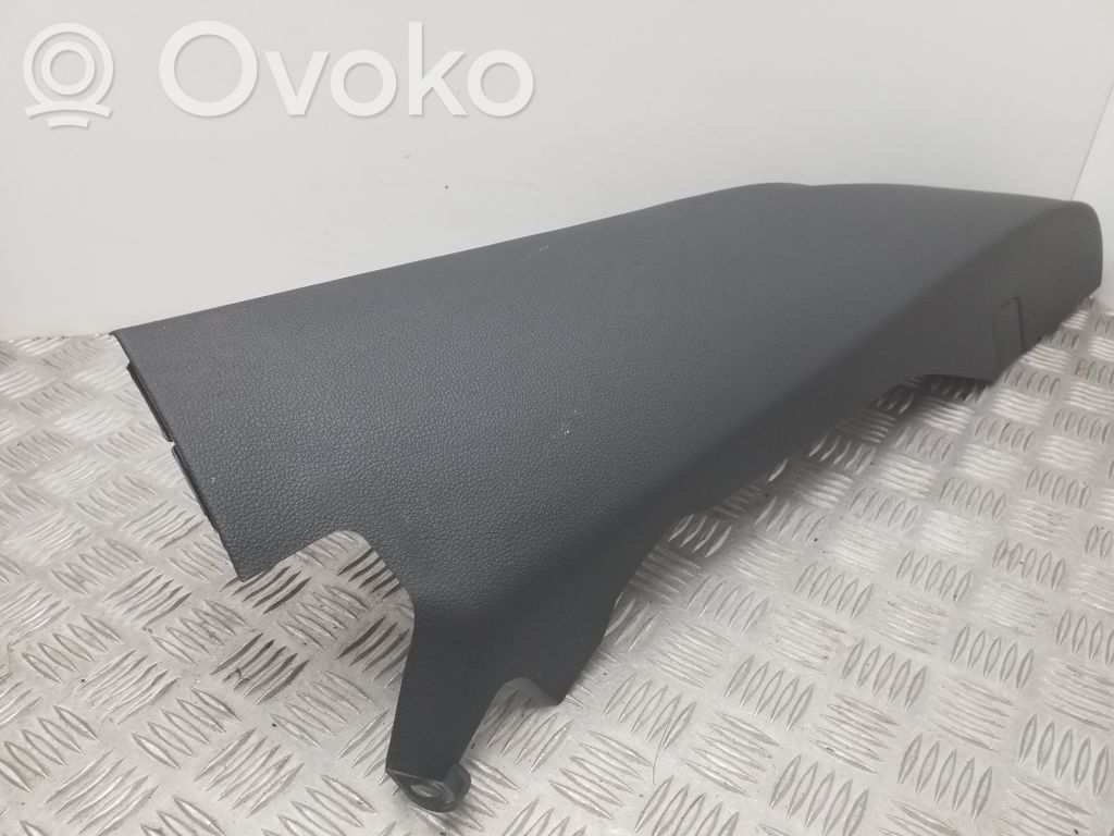 Osłona boczna fotela tylnego   5C6867766