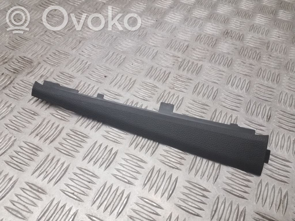 Volkswagen Jetta VI Moldura del extremo lateral de panel 