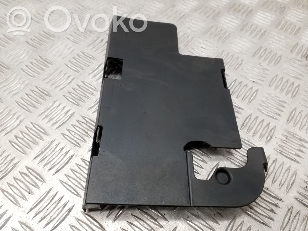 Audi A1 Dangtis akumuliatoriaus dėžės 