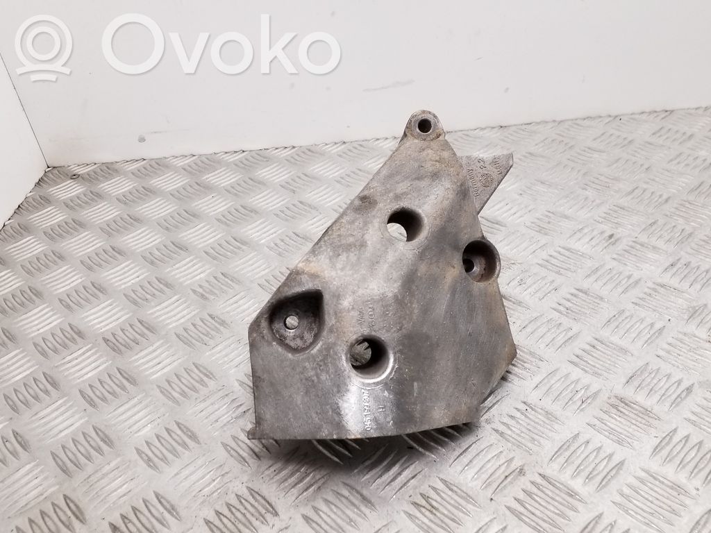 Volkswagen Polo Engine mounting bracket 