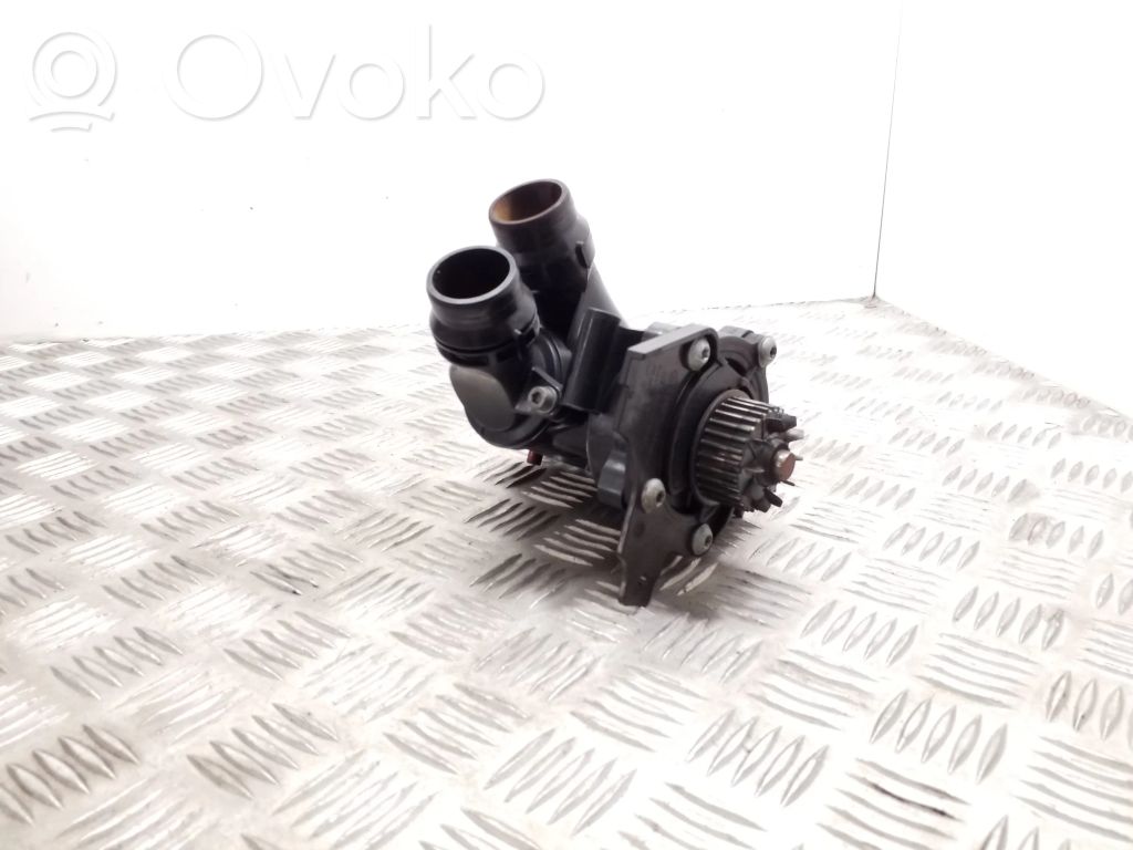 Audi Q3 8U Vesipumppu 