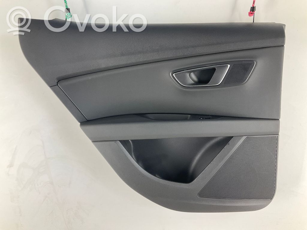 Seat Leon (5F) Apšuvums aizmugurējām durvīm 