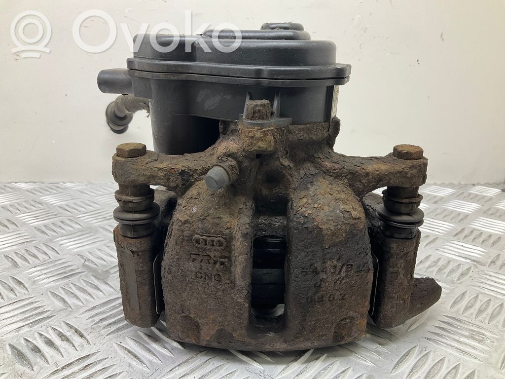 Audi A4 S4 B8 8K Tylny zacisk hamulcowy 