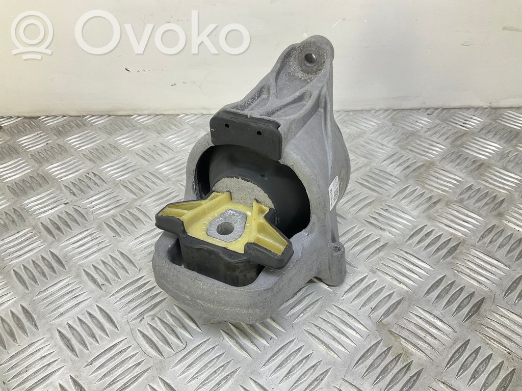 Audi A4 S4 B9 Engine mount bracket 