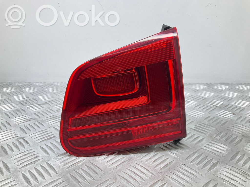 Volkswagen Tiguan Lampy tylnej klapy bagażnika 
