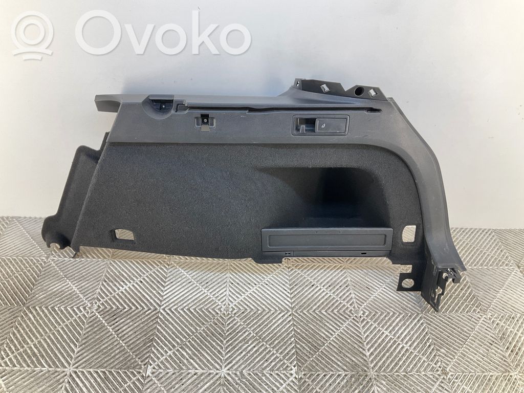 Volkswagen PASSAT B8 Boczek / Tapicerka / bagażnika 