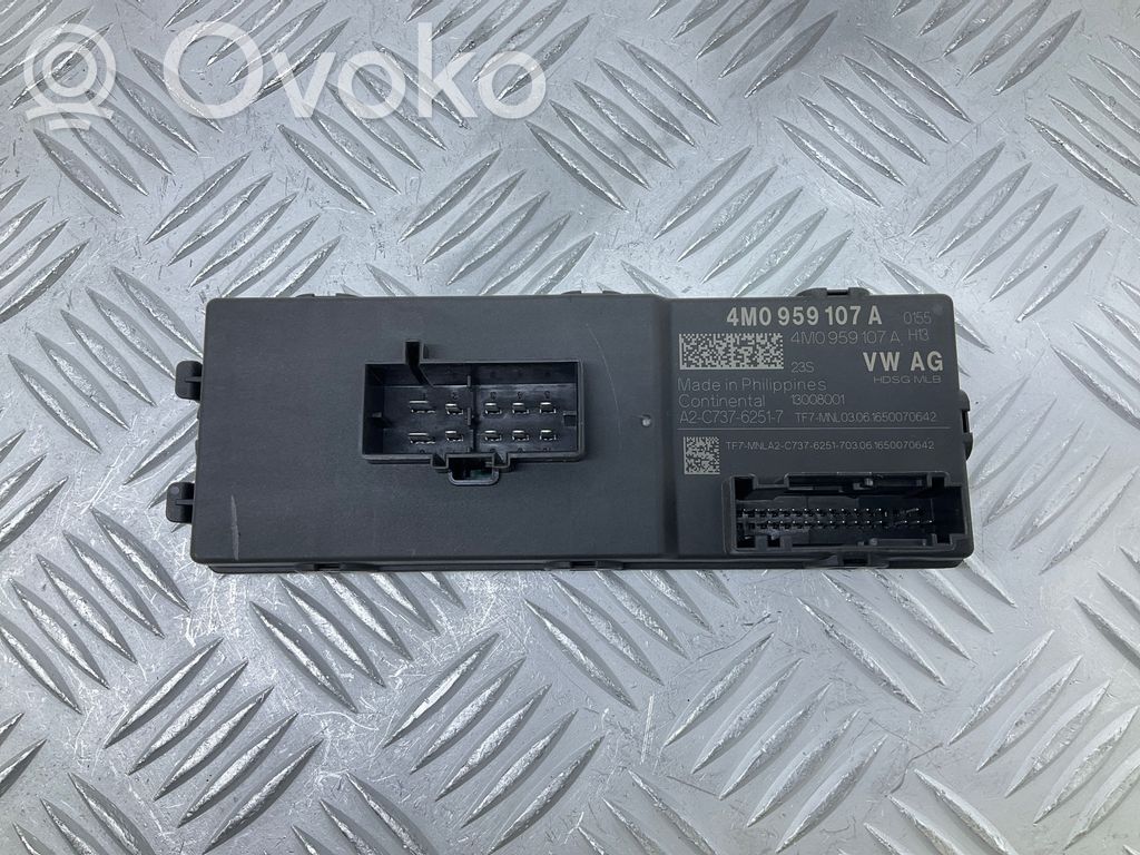 Tailgate/trunk control unit/module   4M0959107A