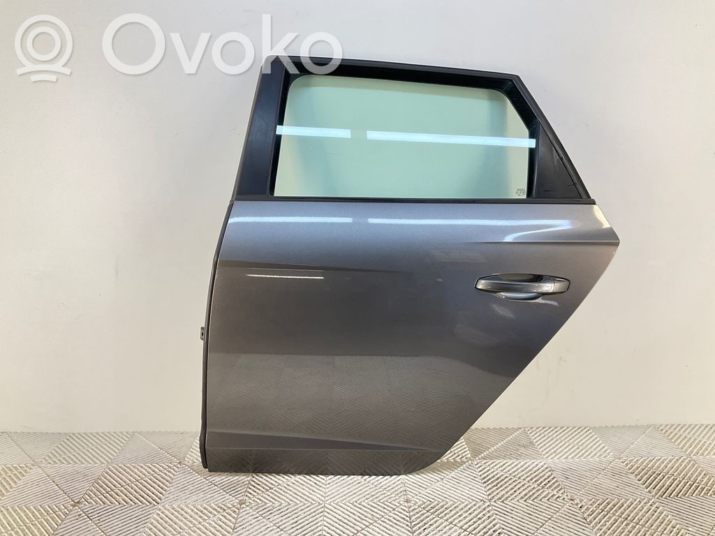 Puerta trasera   5F9