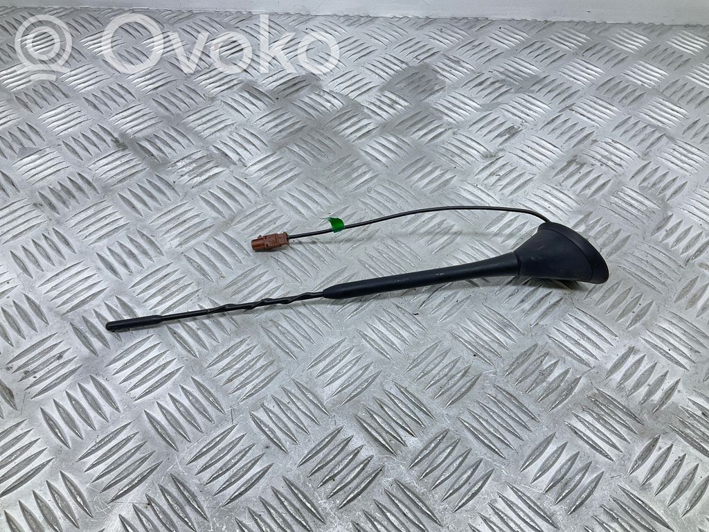 Audi A1 GPS-pystyantenni 